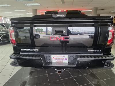 2017 GMC Sierra 1500 Denali 4DR CREW CAB 4X4/V8   - Photo 9 - Hamilton, OH 45015