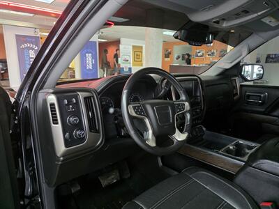 2017 GMC Sierra 1500 Denali 4DR CREW CAB 4X4/V8   - Photo 11 - Hamilton, OH 45015