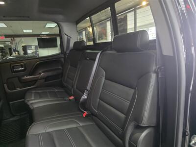 2017 GMC Sierra 1500 Denali 4DR CREW CAB 4X4/V8   - Photo 18 - Hamilton, OH 45015