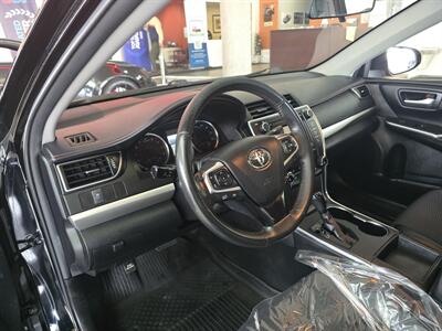 2017 Toyota Camry SE 4DR SEDAN   - Photo 8 - Hamilton, OH 45015