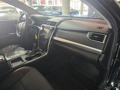 2017 Toyota Camry SE 4DR SEDAN   - Photo 13 - Hamilton, OH 45015
