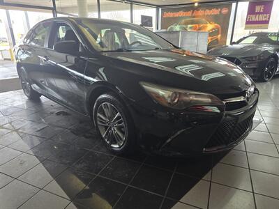 2017 Toyota Camry SE 4DR SEDAN   - Photo 3 - Hamilton, OH 45015