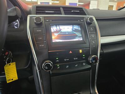 2017 Toyota Camry SE 4DR SEDAN   - Photo 20 - Hamilton, OH 45015