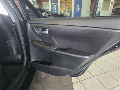 2017 Toyota Camry SE 4DR SEDAN   - Photo 15 - Hamilton, OH 45015