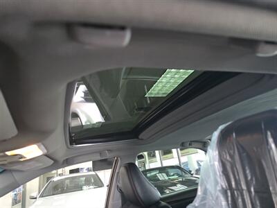 2017 Toyota Camry SE 4DR SEDAN   - Photo 24 - Hamilton, OH 45015