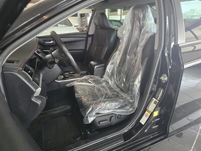 2017 Toyota Camry SE 4DR SEDAN   - Photo 9 - Hamilton, OH 45015