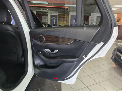 2018 Mercedes-Benz GLC GLC 300 4MATIC 4DR SUV   - Photo 16 - Hamilton, OH 45015