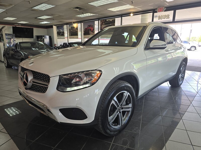 2018 Mercedes-Benz GLC GLC 300 4MATIC 4DR SUV   - Photo 1 - Hamilton, OH 45015
