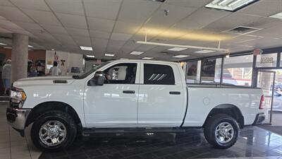 2023 RAM 2500 Tradesman   - Photo 2 - Hamilton, OH 45015
