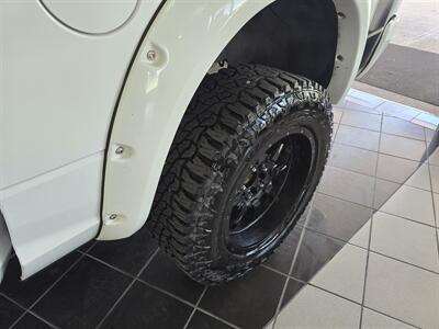 2014 RAM 1500 Sport 4DR CREW CAB 4X4/HEMI   - Photo 29 - Hamilton, OH 45015