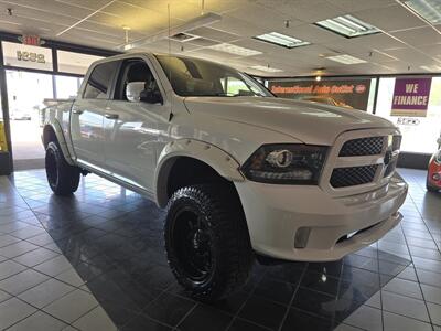 2014 RAM 1500 Sport 4DR CREW CAB 4X4/HEMI   - Photo 3 - Hamilton, OH 45015