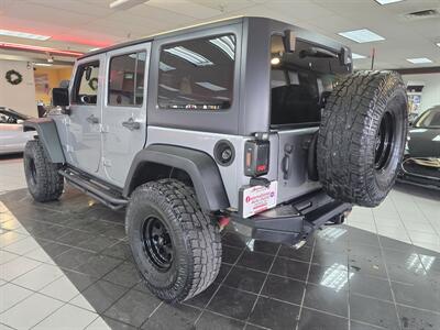 2015 Jeep Wrangler Rubicon 2DR SUV 4X4   - Photo 6 - Hamilton, OH 45015