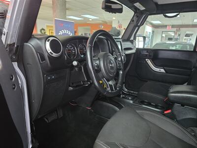 2015 Jeep Wrangler Rubicon 2DR SUV 4X4   - Photo 9 - Hamilton, OH 45015