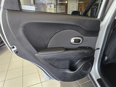 2014 Kia Soul   - Photo 9 - Hamilton, OH 45015