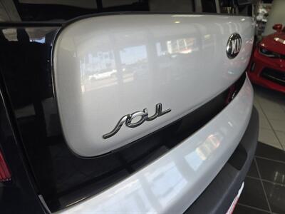 2014 Kia Soul   - Photo 22 - Hamilton, OH 45015