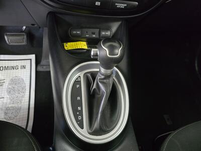 2014 Kia Soul   - Photo 17 - Hamilton, OH 45015
