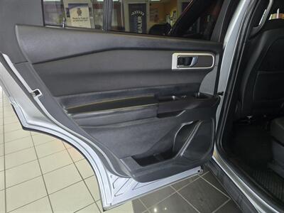 2020 Ford Explorer XLT 4DR SUV AWD - Photo 10 - Hamilton, OH 45015