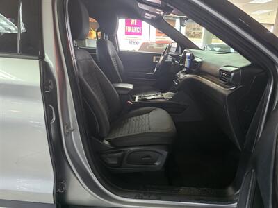 2020 Ford Explorer XLT 4DR SUV AWD - Photo 16 - Hamilton, OH 45015