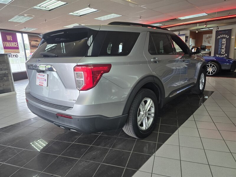 2020 Ford Explorer XLT 4DR SUV AWD - Photo 4 - Hamilton, OH 45015