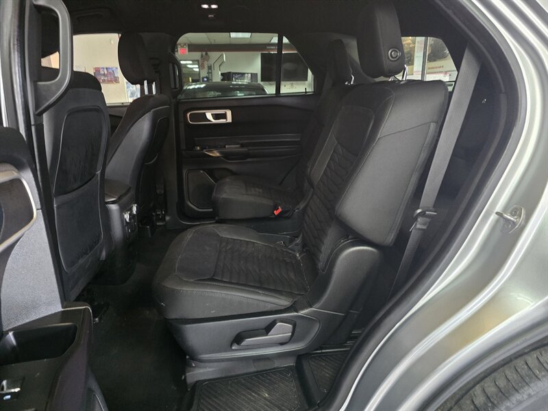 2020 Ford Explorer XLT 4DR SUV AWD - Photo 12 - Hamilton, OH 45015
