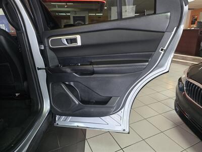 2020 Ford Explorer XLT 4DR SUV AWD - Photo 17 - Hamilton, OH 45015
