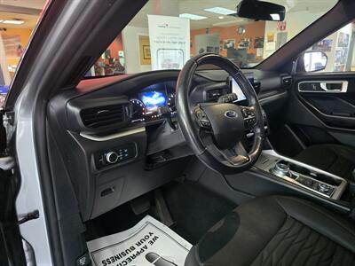 2020 Ford Explorer XLT 4DR SUV AWD - Photo 8 - Hamilton, OH 45015