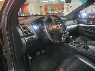 2016 Ford Explorer XLT 4DR SUV AWD - Photo 8 - Hamilton, OH 45015