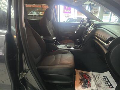 2015 Chevrolet Traverse LT 4DR SUV w/1LT - Photo 11 - Hamilton, OH 45015