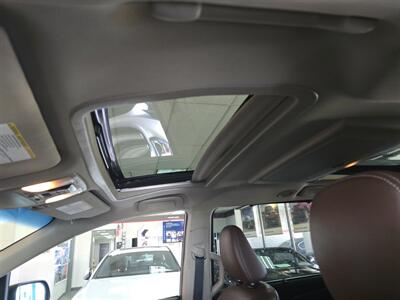 2017 Toyota Sienna Limited 7-Passenger 4DR MINI-VAN   - Photo 32 - Hamilton, OH 45015