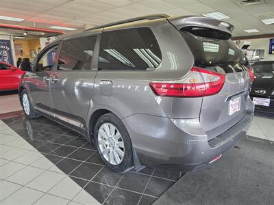 2017 Toyota Sienna Limited 7-Passenger 4DR MINI-VAN   - Photo 6 - Hamilton, OH 45015