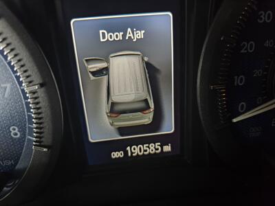 2017 Toyota Sienna Limited 7-Passenger 4DR MINI-VAN   - Photo 23 - Hamilton, OH 45015