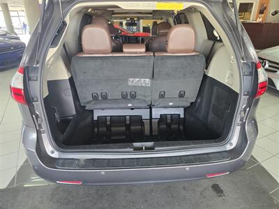 2017 Toyota Sienna Limited 7-Passenger 4DR MINI-VAN   - Photo 36 - Hamilton, OH 45015