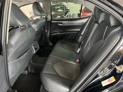 2019 Toyota Camry SE   - Photo 17 - Hamilton, OH 45015
