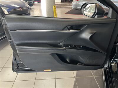 2019 Toyota Camry SE   - Photo 24 - Hamilton, OH 45015