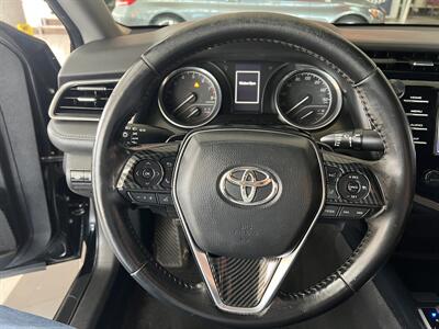 2019 Toyota Camry SE   - Photo 14 - Hamilton, OH 45015