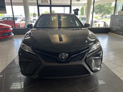 2019 Toyota Camry SE   - Photo 3 - Hamilton, OH 45015