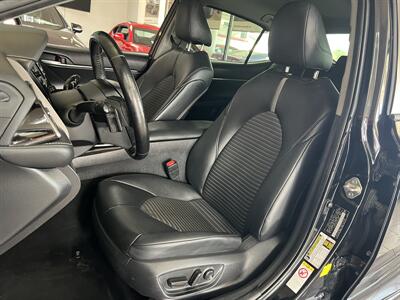2019 Toyota Camry SE   - Photo 10 - Hamilton, OH 45015
