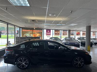 2019 Toyota Camry SE   - Photo 5 - Hamilton, OH 45015
