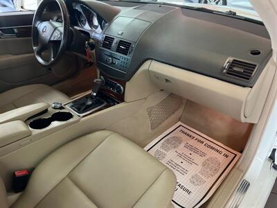 2011 Mercedes-Benz C 300 Luxury 4MATIC 4DR SEDAN   - Photo 26 - Hamilton, OH 45015