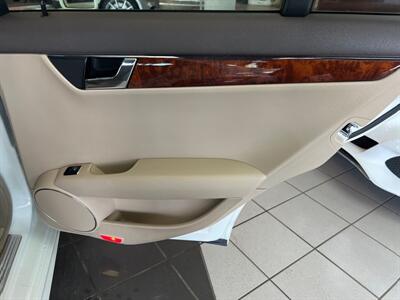 2011 Mercedes-Benz C 300 Luxury 4MATIC 4DR SEDAN   - Photo 23 - Hamilton, OH 45015