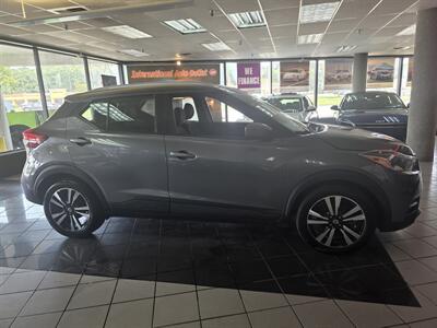 2020 Nissan Kicks SV 4DR CROSSOVER   - Photo 6 - Hamilton, OH 45015