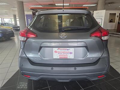 2020 Nissan Kicks SV 4DR CROSSOVER   - Photo 8 - Hamilton, OH 45015