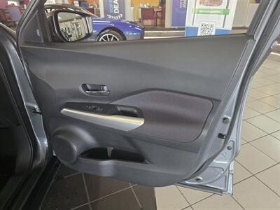 2020 Nissan Kicks SV 4DR CROSSOVER   - Photo 12 - Hamilton, OH 45015
