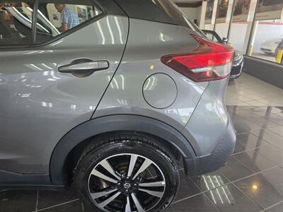 2020 Nissan Kicks SV 4DR CROSSOVER   - Photo 37 - Hamilton, OH 45015