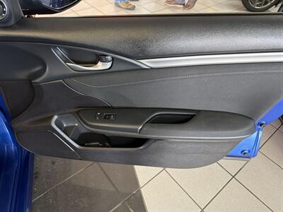 2017 Honda Civic EX 4DR HATCHBACK TURBO   - Photo 28 - Hamilton, OH 45015