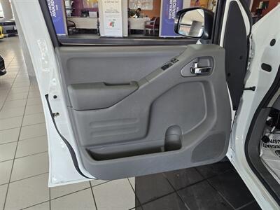 2021 Nissan Frontier S 4DR KING CAB - Photo 7 - Hamilton, OH 45015