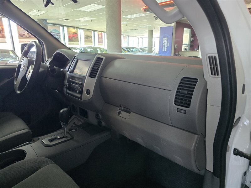 2021 Nissan Frontier S 4DR KING CAB - Photo 13 - Hamilton, OH 45015