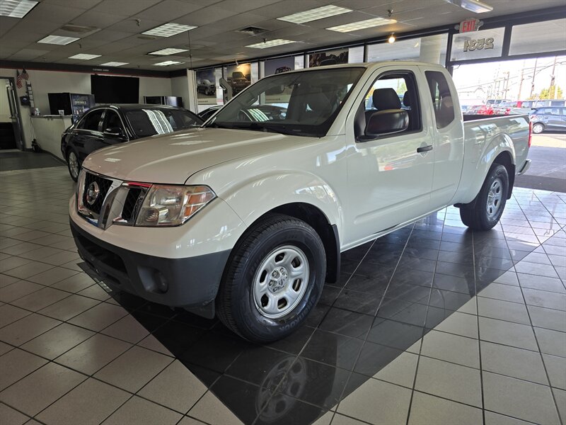 2021 Nissan Frontier S 4DR KING CAB   - Photo 1 - Hamilton, OH 45015