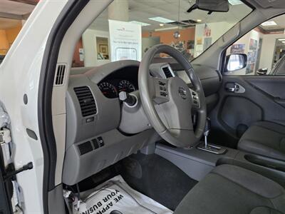 2021 Nissan Frontier S 4DR KING CAB - Photo 8 - Hamilton, OH 45015