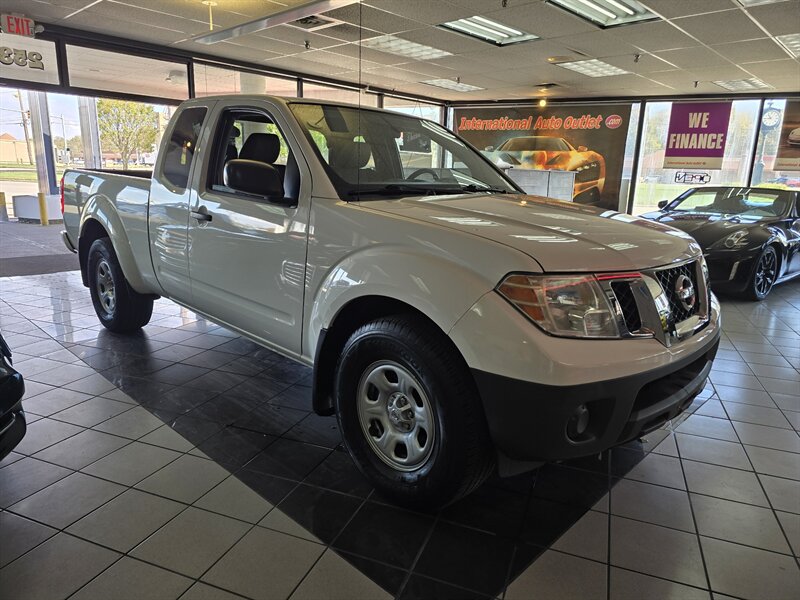 2021 Nissan Frontier S 4DR KING CAB - Photo 3 - Hamilton, OH 45015